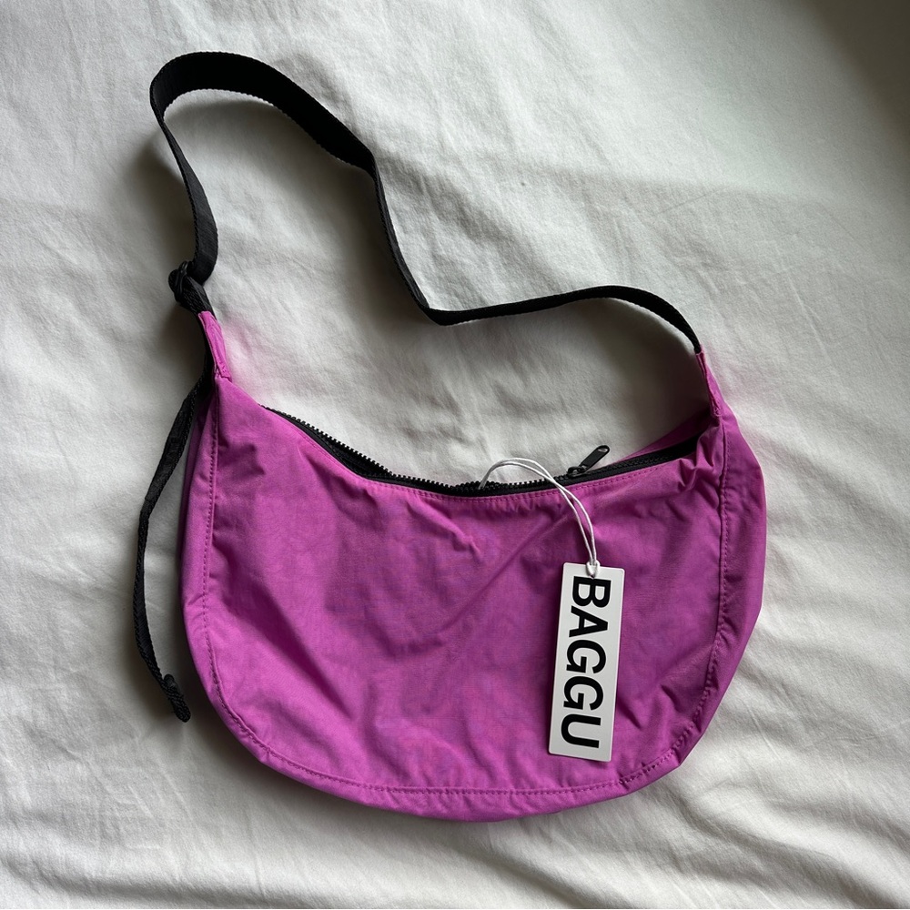 BAGGU Medium Nylon Crescent Bag (Extra Pink)